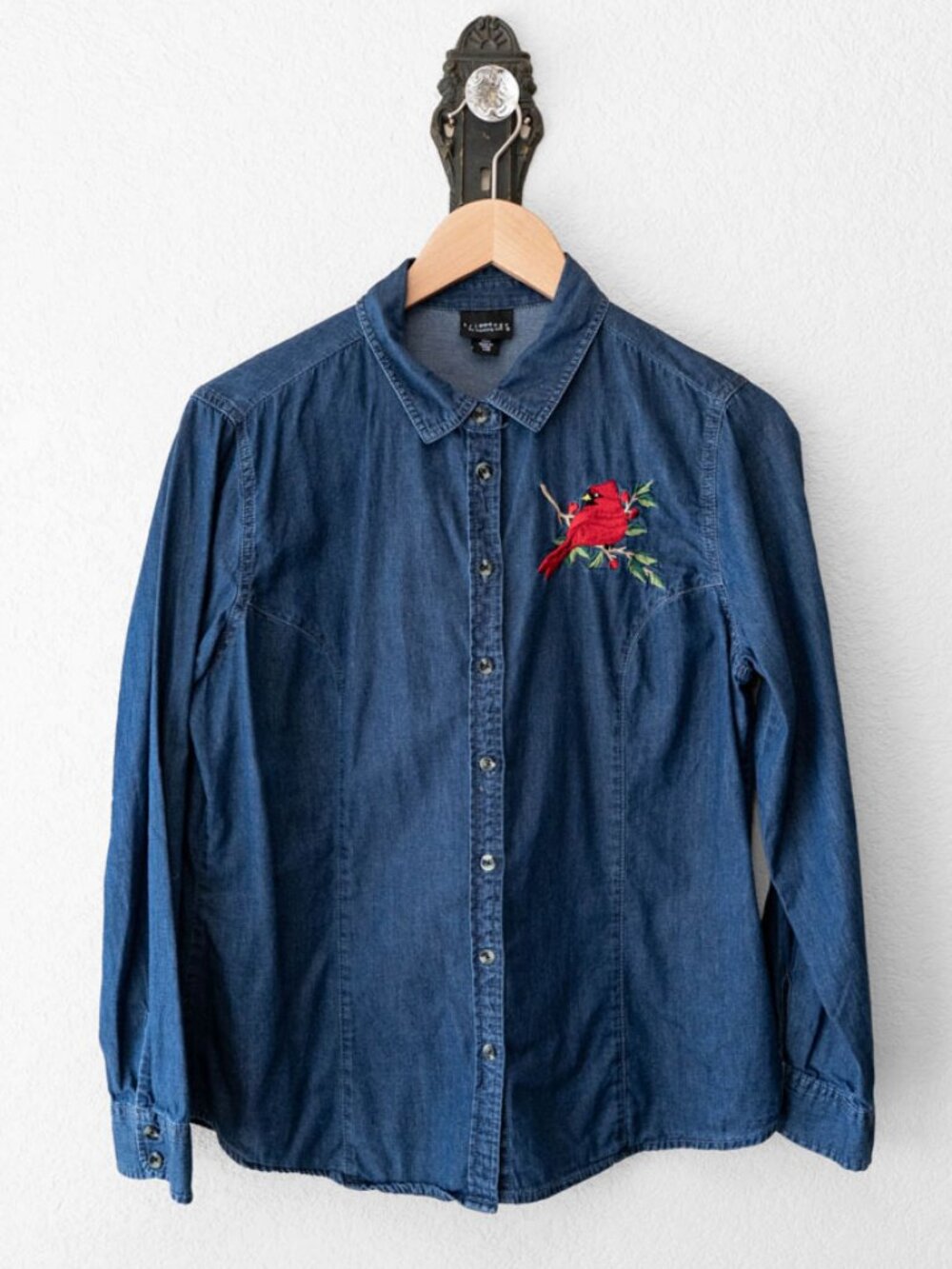 Trilogy Morning Sun Chambray Denim Shirt Large Embroidered Cardinal Bird Buttons